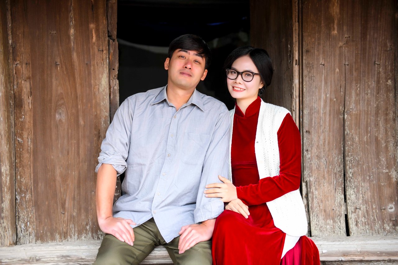 bao-ngau-nguoi-phan-xu-tinh-cam-voi-luong-nguyet-anh-o-hau-truong-mv-ca-nhac