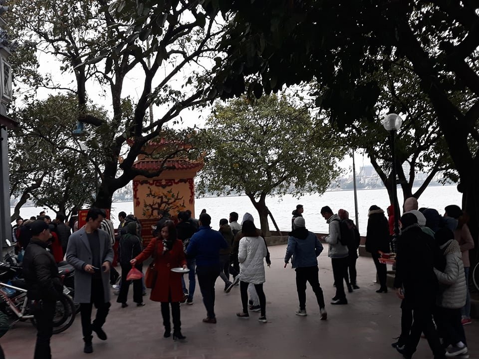 phu-tay-ho-nhon-nhip-dip-cuoi-nam