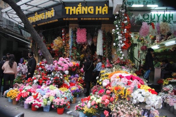 ha-noi-cho-hoa-ron-rang-xuong-pho-don-tet-mau-tuat