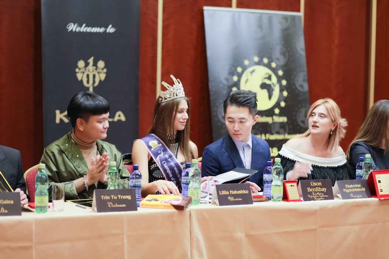 vuot-qua-nhieu-guong-mat-sang-gia-trinh-tu-trung-xuat-sac-gianh-giai-nghe-si-hai-xuat-sac-nhat-tren-tv-show