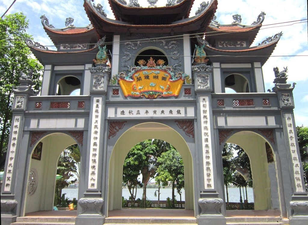 5-ngoi-chua-linh-thieng-o-ha-noi-de-den-cau-an-dau-nam-moi