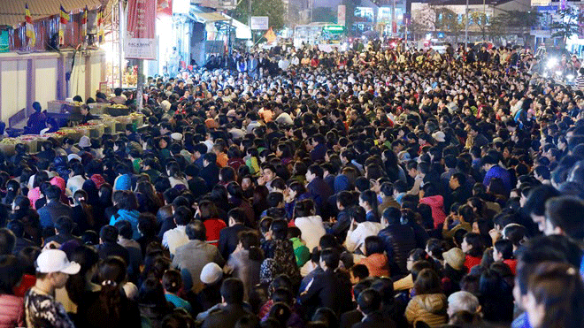 5-ngoi-chua-linh-thieng-o-ha-noi-de-den-cau-an-dau-nam-moi