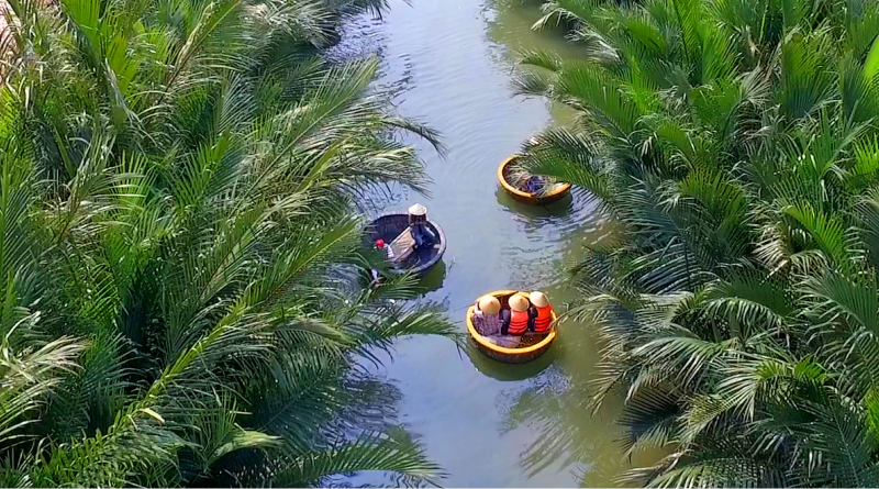 bai-nam-tet-du-lich-hoi-an-dau-nam-dung-chi-loanh-quanh-o-pho-co