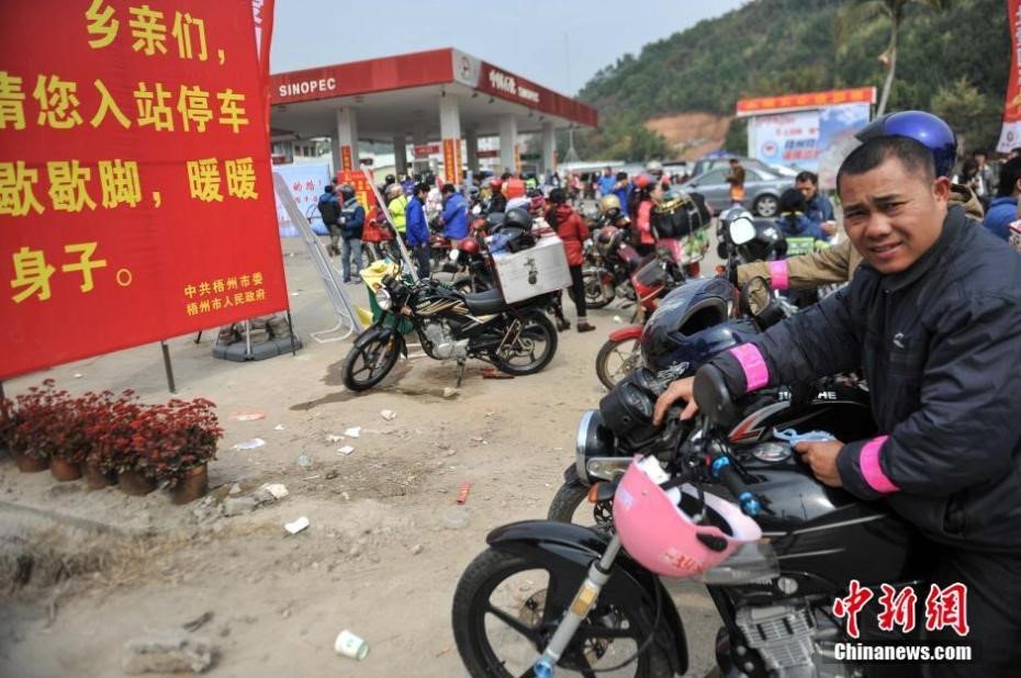 Muôn nẻo vật lộn 'xuân vận' - cuộc di chuyển lớn nhất mỗi năm ở TQ