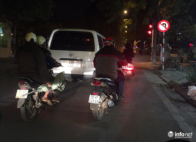 Cận cảnh 