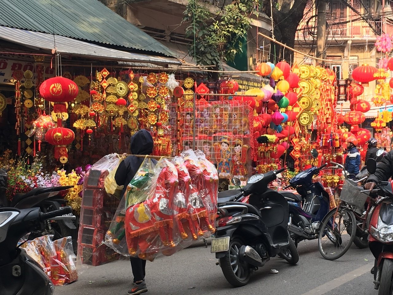 pho-hang-ma-ruc-do-nhung-ngay-giap-tet