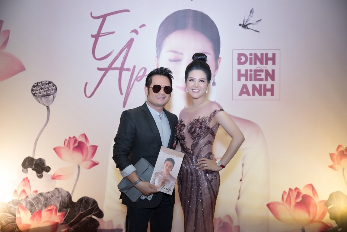 ho-ngoc-ha-bang-kieu-va-dan-sao-viet-no-nuc-chuc-mung-ca-si-dinh-hien-anh-ra-mat-du-an-khung