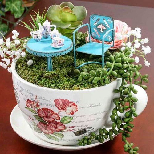 Độc đáo những tiểu cảnh trên chén trà trang trí ngày Tết