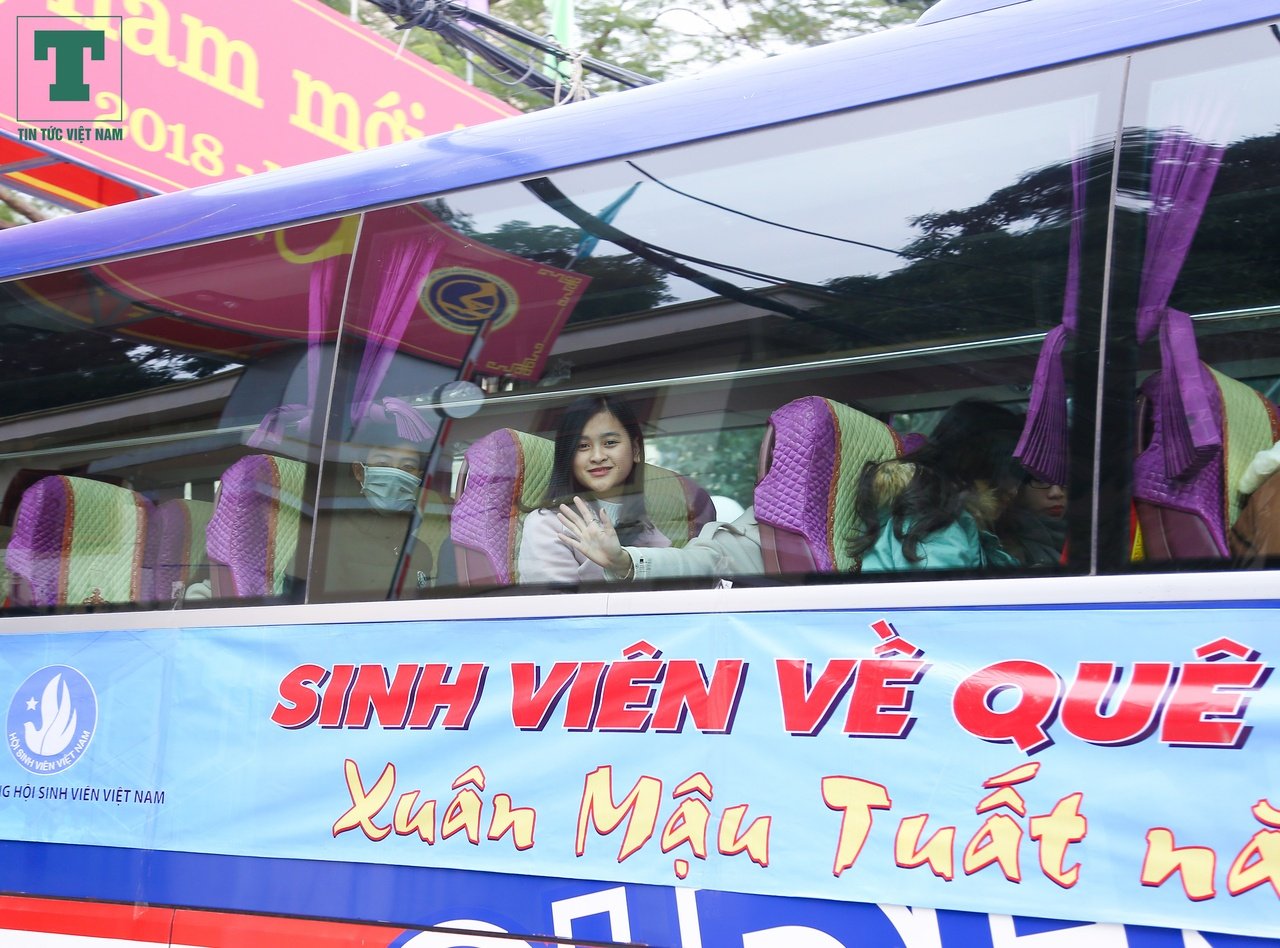 sinh-vien-ve-que