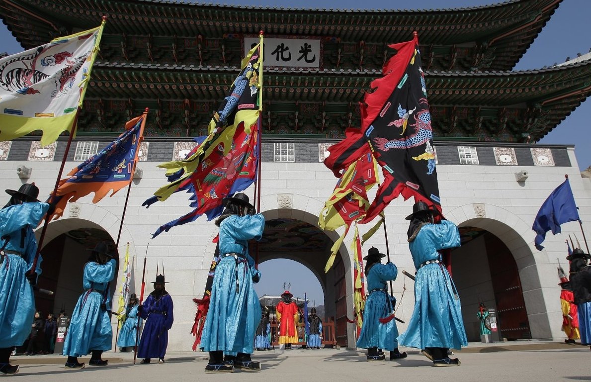 anh-tet-nguyen-dan-ron-rang-khap-the-gioi