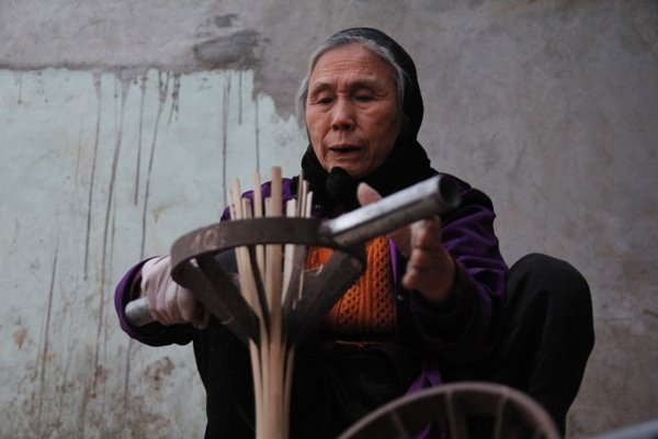 ha-noi-lang-may-tre-dan-chay-hang-dip-tet