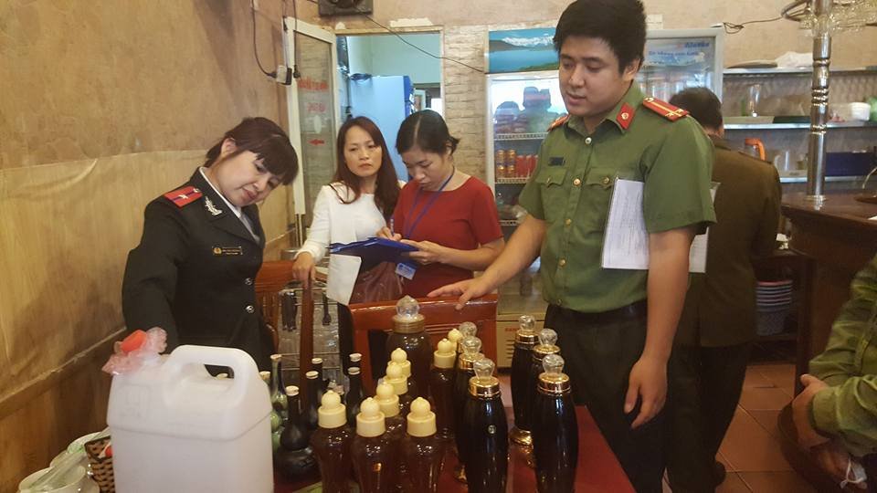 ha-noi-tang-cuong-lay-mau-xu-ly-nghiem-co-so-kinh-doanh-ruou-khong-ro-nguon-goc