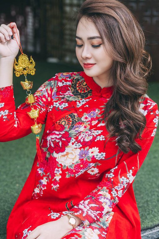 Thiếu nữ sở hữu khuôn mặt xinh đẹp tựa ca sĩ Minh Hằng