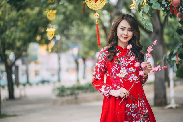 Thiếu nữ sở hữu khuôn mặt xinh đẹp tựa ca sĩ Minh Hằng