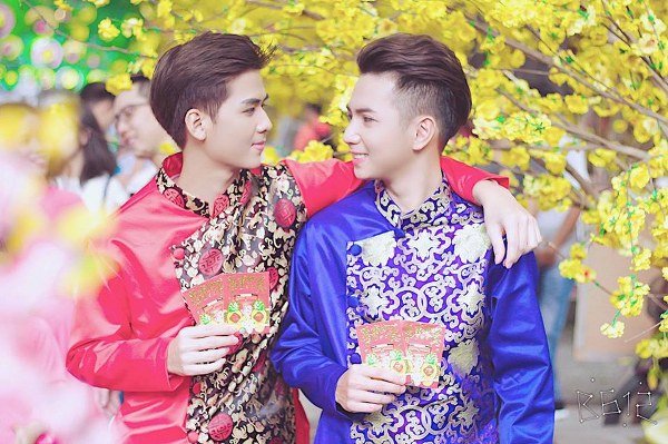 nhung-cap-doi-lgbt-dang-yeu-den-phat-hon-trong-nam-2017