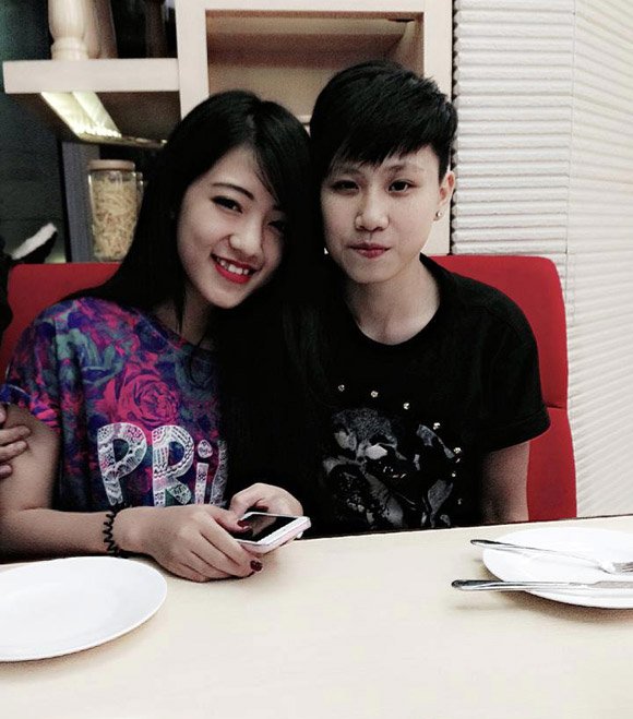 nhung-cap-doi-lgbt-nu-sieu-hot-khien-dan-tinh-ghen-ti
