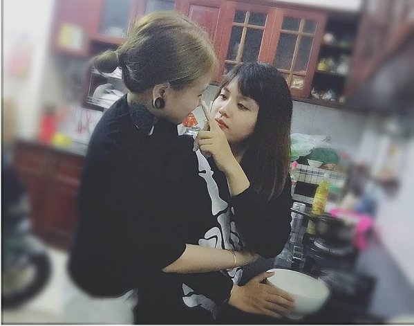 nhung-cap-doi-lgbt-nu-sieu-hot-khien-dan-tinh-ghen-ti