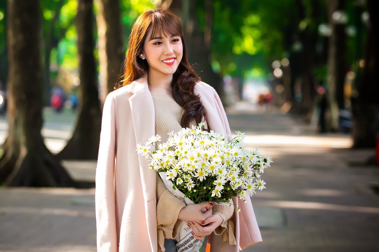 hoa-hau-bolero-phan-hoang-kim-hanh-phuc-khi-duoc-khan-gia-uu-ai-goi-la-my-nhan-trong-tranh