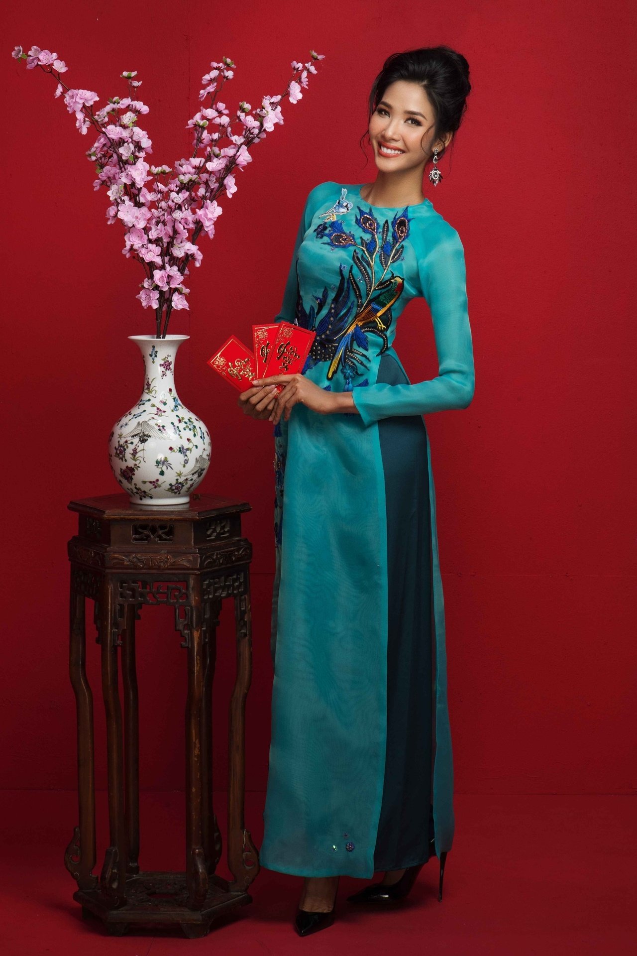 A hau Hoang Thuy (3)