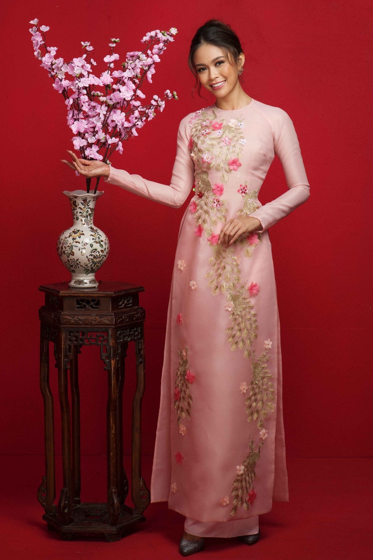 A hau Mau Thuy (4)