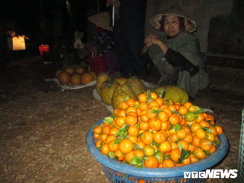 Mộc mạc chợ quê ngày Tết: Hối hả họp chợ lúc 0 giờ