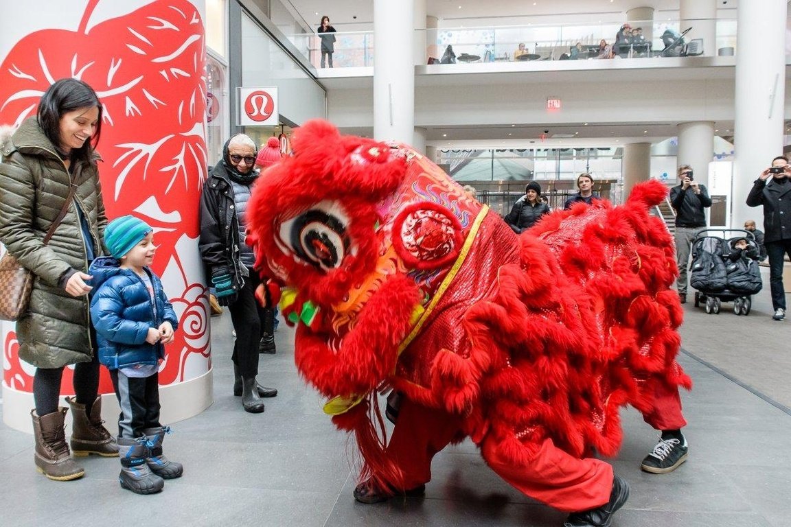 cac-chu-cho-thanh-ron-vu-tru-tai-new-york-my-truoc-tet-nguyen-dan
