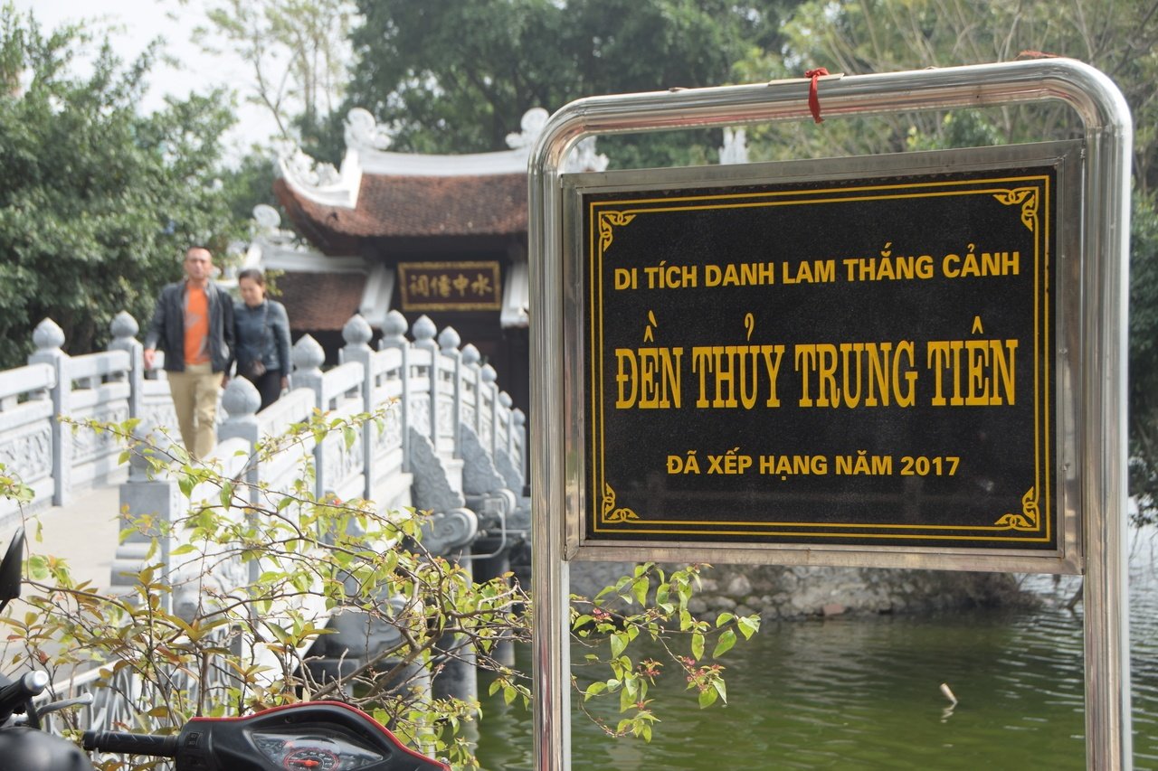 kham-pha-ngoi-den-voi-ten-doc-dao-cau-nhi-giua-long-ha-noi