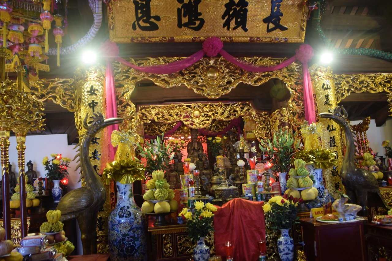 kham-pha-ngoi-den-voi-ten-doc-dao-cau-nhi-giua-long-ha-noi