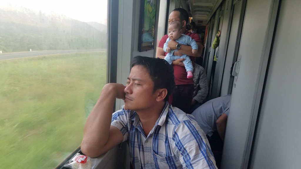 Chen chúc, vật vờ trên chuyến tàu về quê đón Tết Mậu Tuất