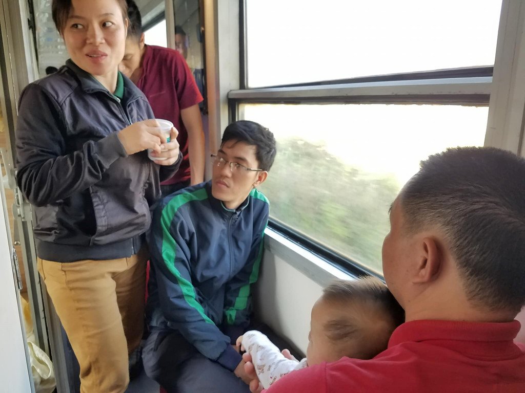 Chen chúc, vật vờ trên chuyến tàu về quê đón Tết Mậu Tuất
