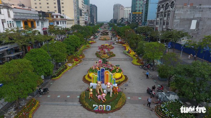 Đường hoa Nguyễn Huệ mở cửa đón khách du xuân