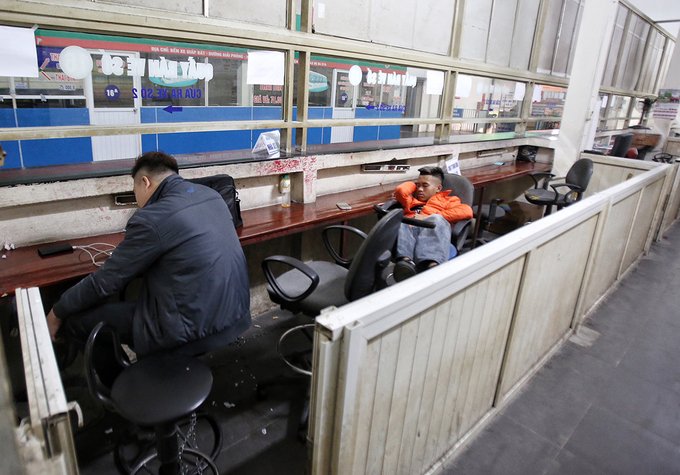 Bến xe Hà Nội vắng tanh ngày giáp Tết