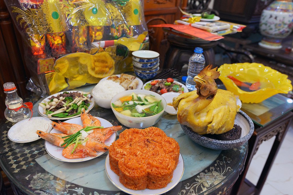 Người Việt xưa có những tục lệ gì trước Tết?