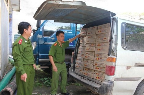 Cuối năm, đánh án hàng lậu trên quốc lộ 9