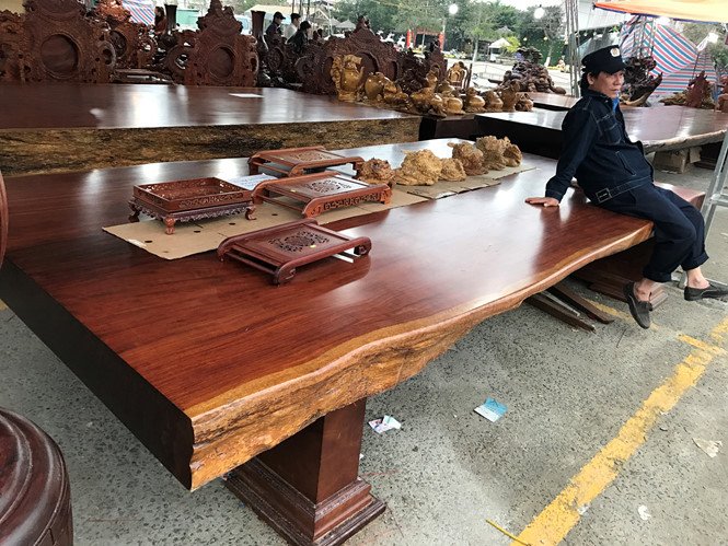 Những bộ phản tiền tỉ xuất hiện ở Hội hoa xuân Đà Nẵng