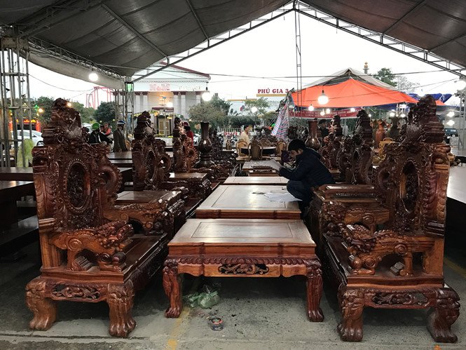 Những bộ phản tiền tỉ xuất hiện ở Hội hoa xuân Đà Nẵng