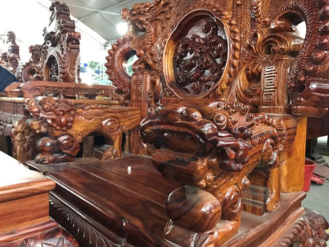 Những bộ phản tiền tỉ xuất hiện ở Hội hoa xuân Đà Nẵng