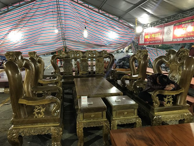 Những bộ phản tiền tỉ xuất hiện ở Hội hoa xuân Đà Nẵng