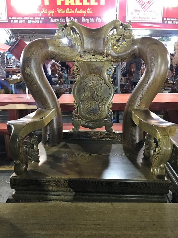 Những bộ phản tiền tỉ xuất hiện ở Hội hoa xuân Đà Nẵng