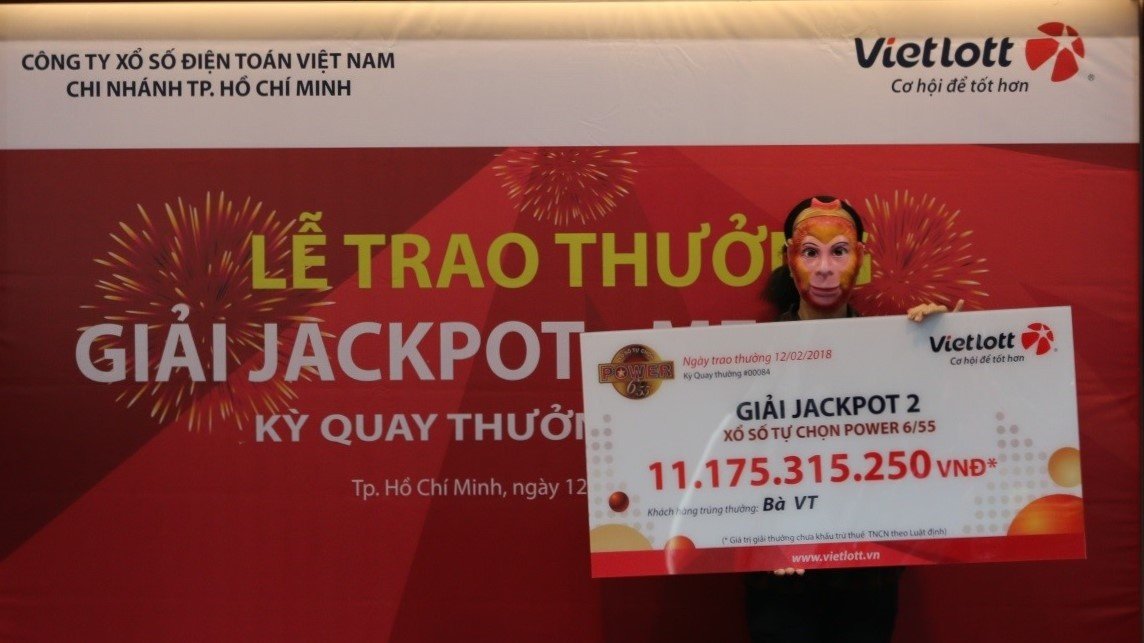 ngay-truoc-tet-co-them-5-nguoi-may-man-khi-nhan-giai-tien-ty-tu-vietlott