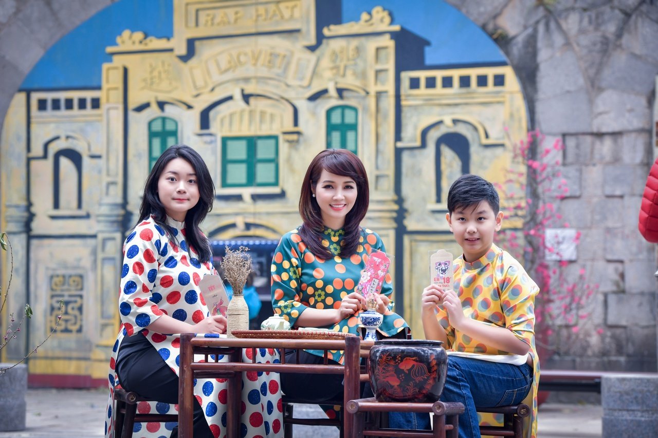 tro-chuyen-cung-sao-kham-pha-phong-tuc-don-tet-am-cung-cua-gia-dinh-nu-dien-vien-mai-thu-huyen