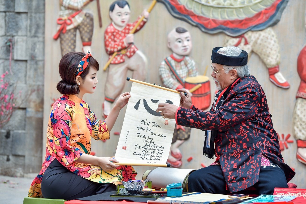 tro-chuyen-cung-sao-kham-pha-phong-tuc-don-tet-am-cung-cua-gia-dinh-nu-dien-vien-mai-thu-huyen
