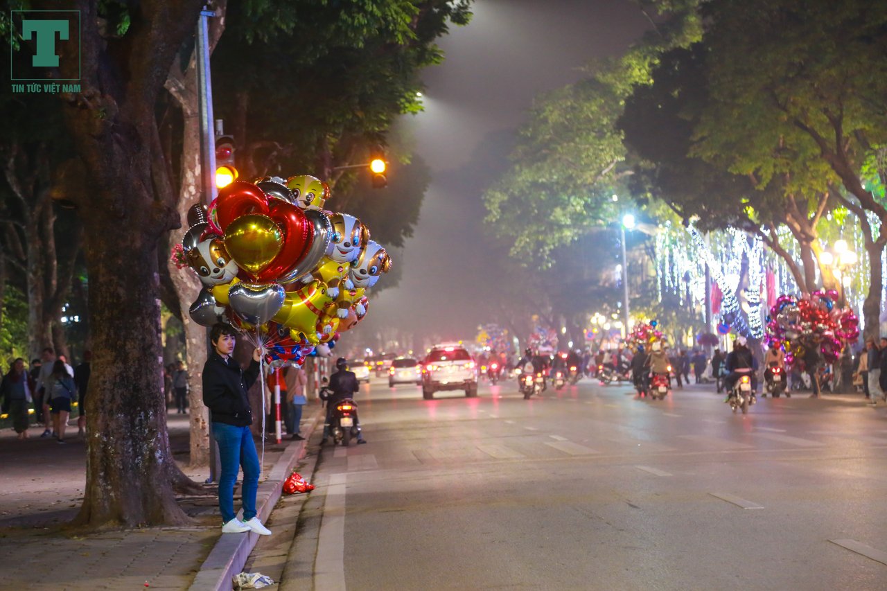 ha-noi-trang-tri-don-tet