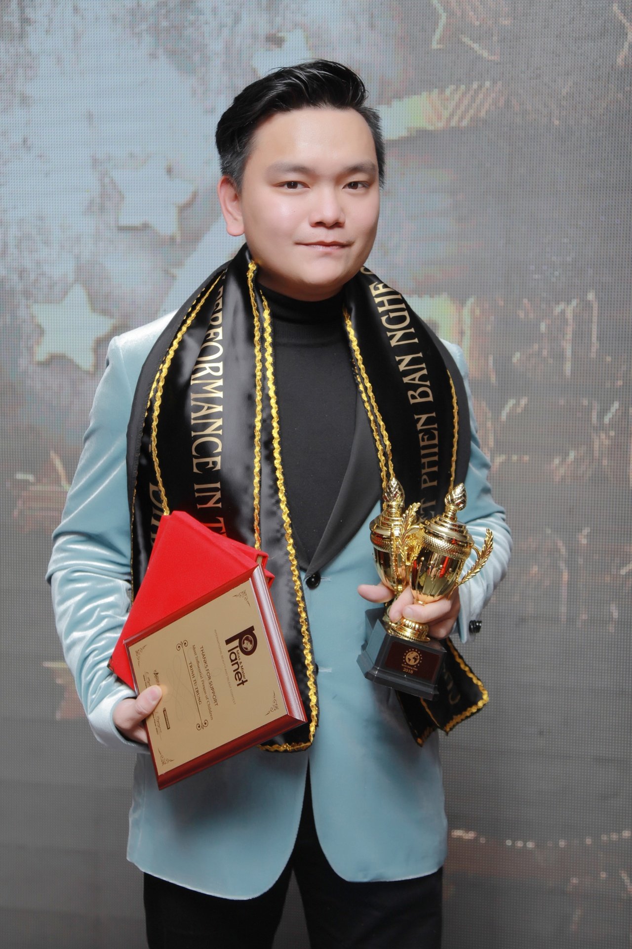 trinh-tu-trung-giam-doc-quoc-gia-miet-mai-dua-ve-dep-viet-vuon-ra-the-gioi