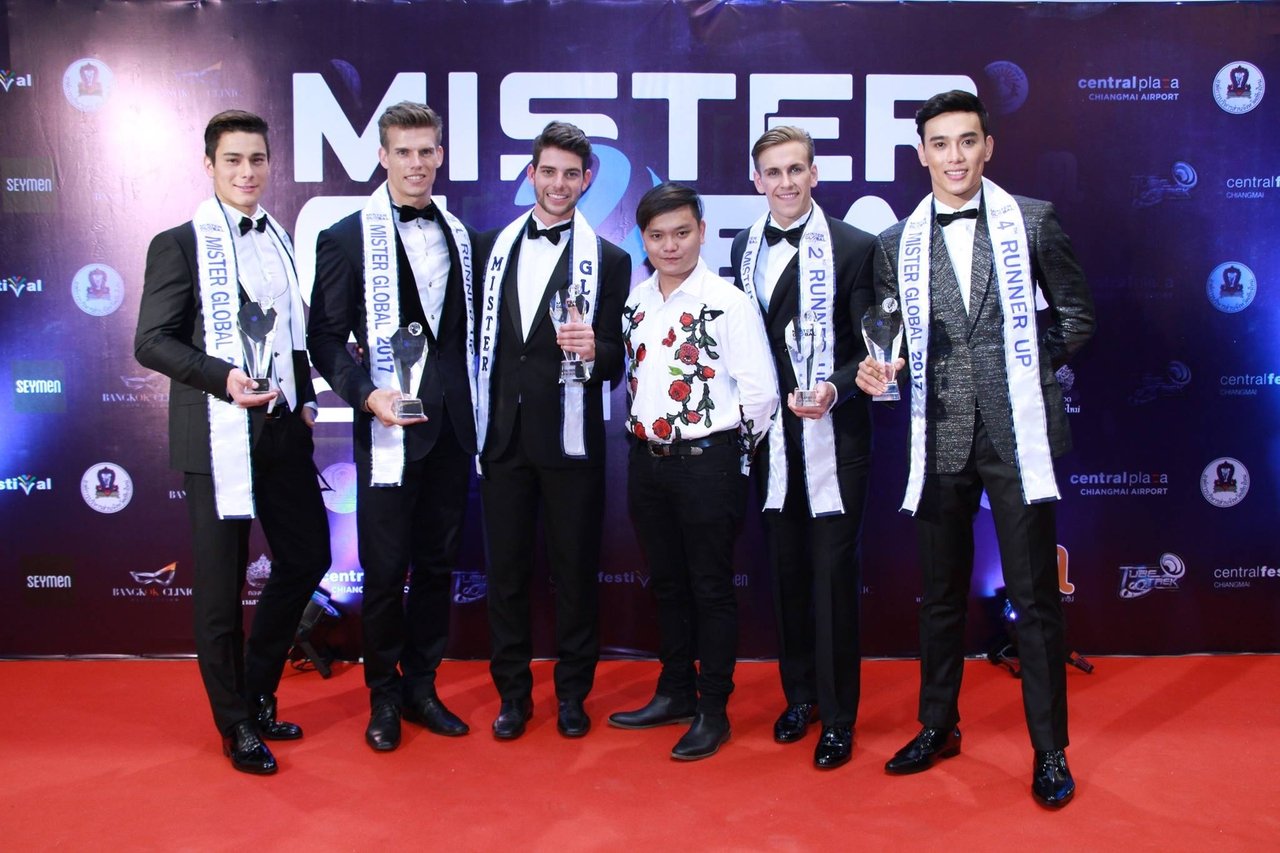trinh-tu-trung-giam-doc-quoc-gia-miet-mai-dua-ve-dep-viet-vuon-ra-the-gioi