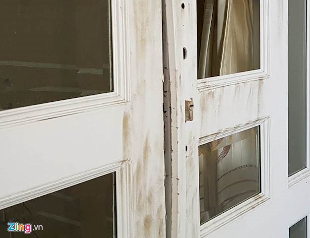 Chủ nhà đi ăn tất niên, trộm phá cửa 'dọn' tài sản