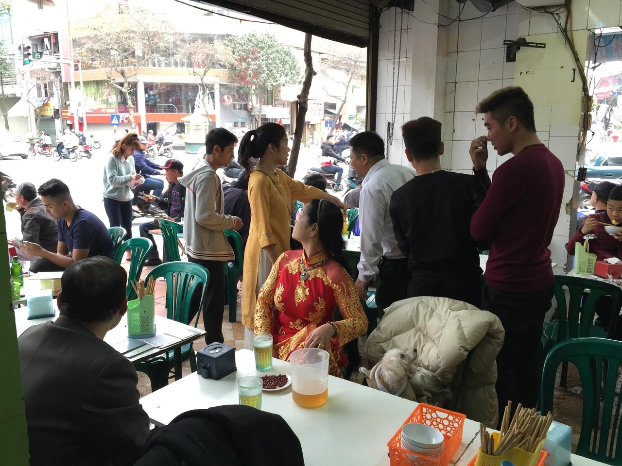 ha-noi-mung-1-tet-xuong-pho-bia-hoi-via-he