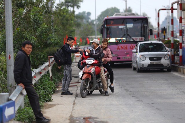 mung-4-tet-tac-tren-cao-toc-phap-van-cau-gie-nhieu-tai-xe-doi-xa-tram-thu-phi-188