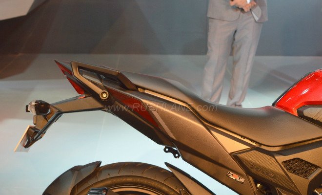 2018 Honda X-Blade 160 khiến Suzuki Gixxer lo ngại
