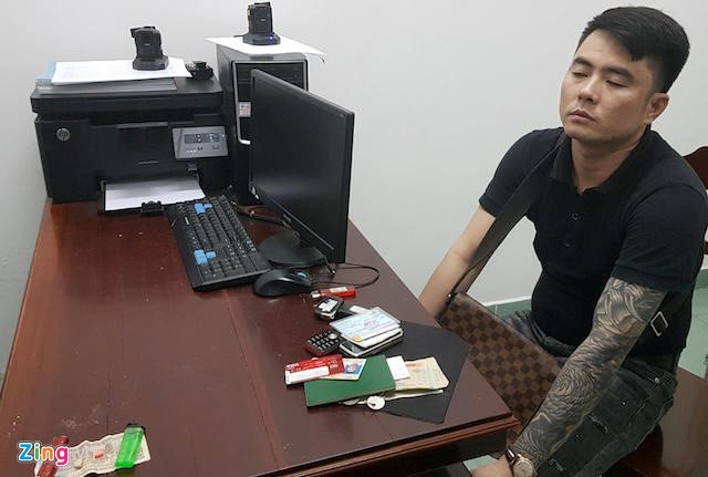 Bắt 2 nghi can chạy Lexus mang ma tuý